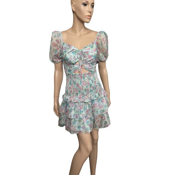 New ASTR Garland Floral Front Cutout Puff Sleeve Mini Dress in Mint Size M - Picture 6 of 16